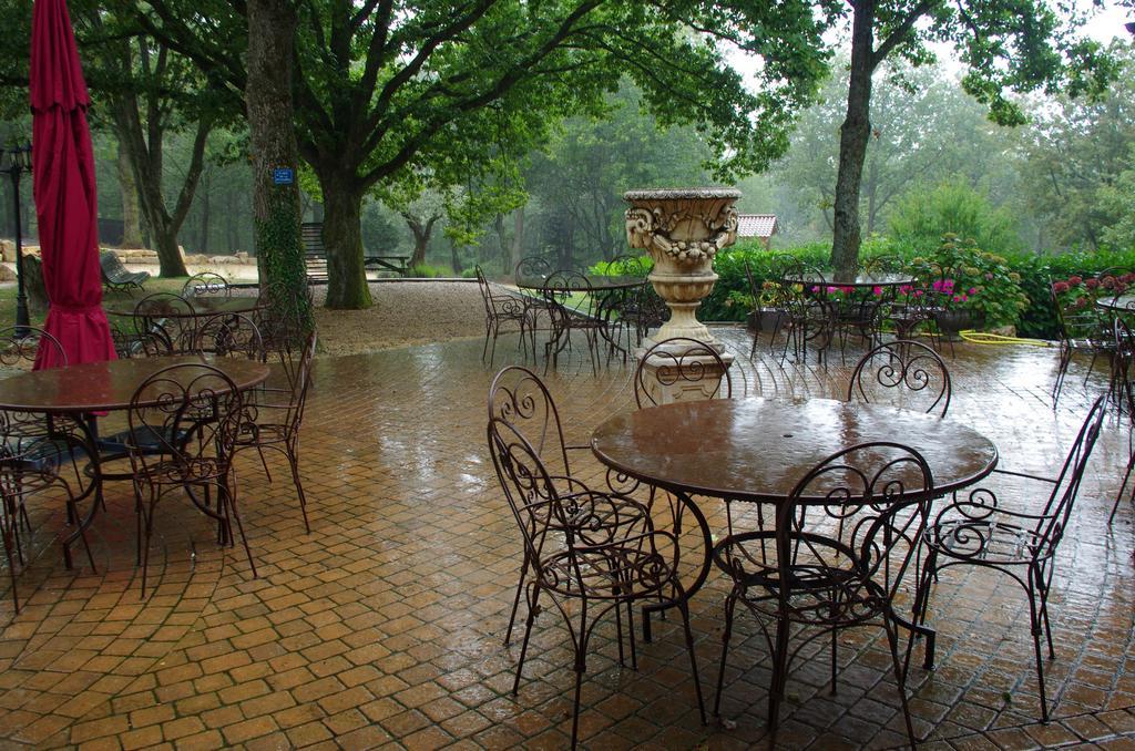Auberge Les Tables Du Ban Saint-Pierre-la-Palud Ngoại thất bức ảnh